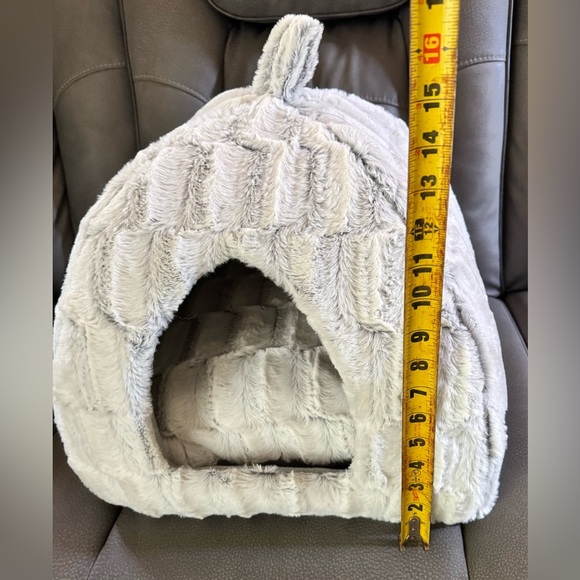 NEW Cozy Gray Cat Bed - Picture 9 of 16